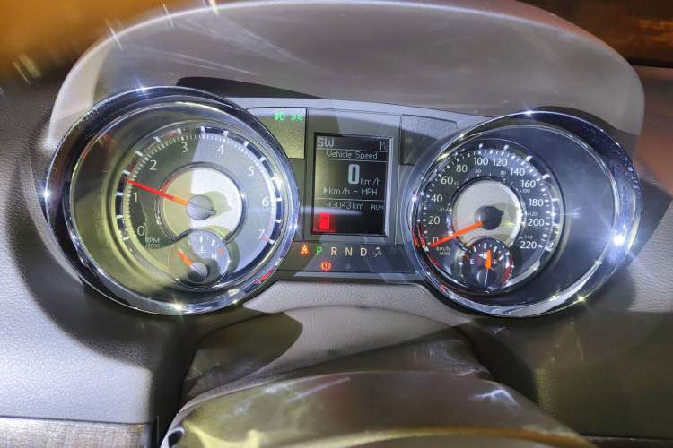 Used Chrysler Grand Voyager 2013 3.6L Luxury Edition Instrument Cluster