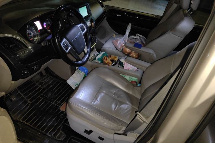 Used Chrysler Grand Voyager 2013 3.6L Luxury Edition Left Front Seat