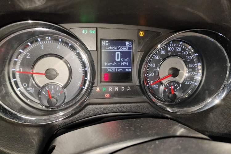 Used Chrysler Grand Voyager 2013 3.6L Luxury Edition Odometer Close Up