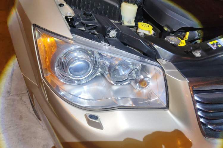 Used Chrysler Grand Voyager 2013 3.6L Luxury Edition Right Front Headlight