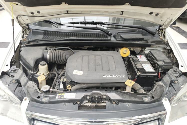 Used Chrysler Grand Voyager 2013 3.6L Luxury Edition Engine Bay