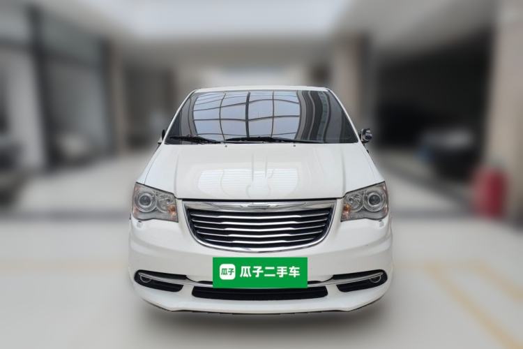 Used Chrysler Grand Voyager 2013 3.6L Luxury Edition Front
