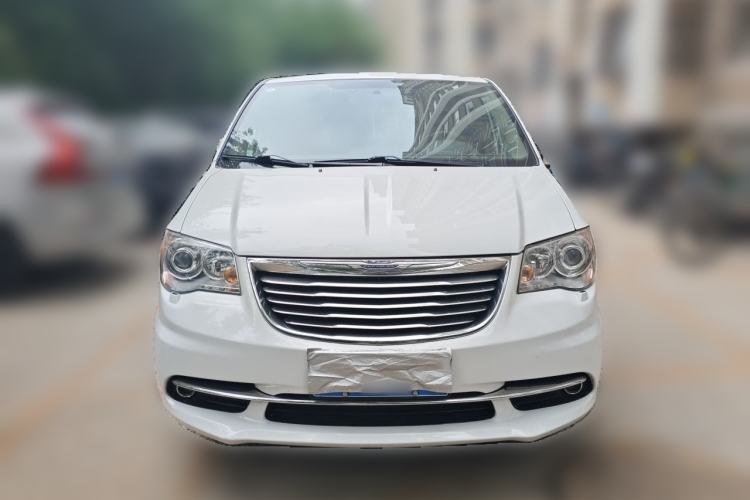 Used Chrysler Grand Voyager 2013 3.6L Luxury Edition Front