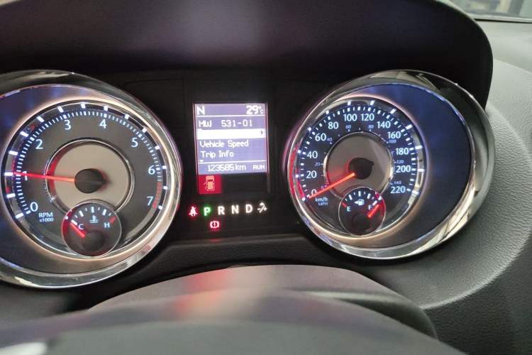 Used Chrysler Grand Voyager 2013 3.6L Luxury Edition Instrument Cluster