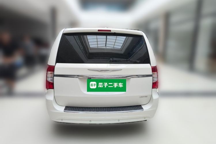 Used Chrysler Grand Voyager 2013 3.6L Luxury Edition Rear