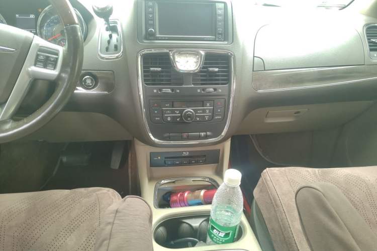 Used Chrysler Grand Voyager  Audio And AC Panel
