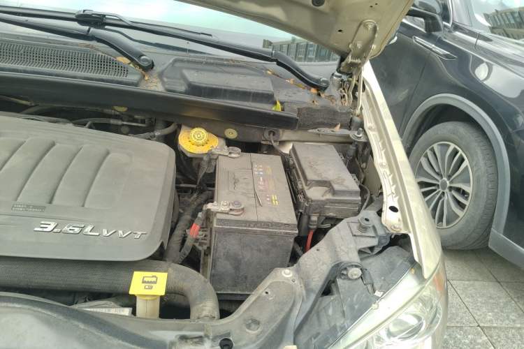 Used Chrysler Grand Voyager  Engine Bay Left
