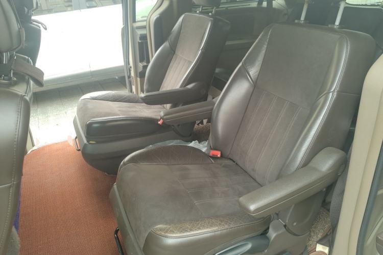 Used Chrysler Grand Voyager  Left Rear Seat