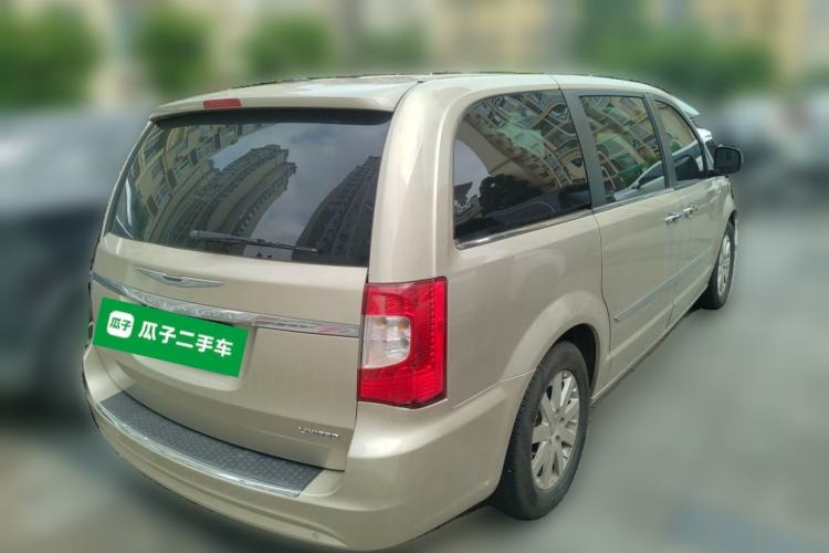 Used Chrysler Grand Voyager  Rear Right 45 Deg