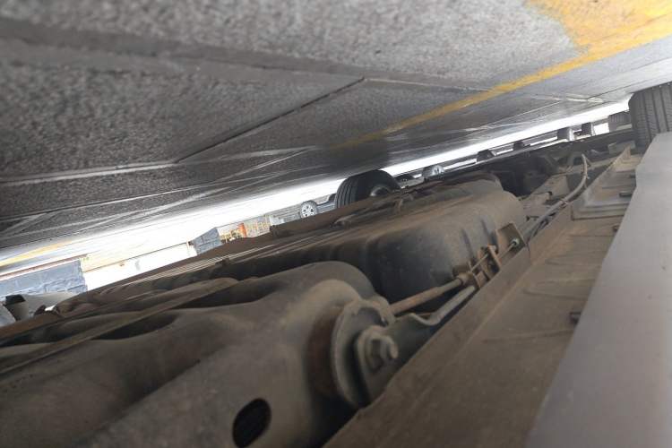 Used Chrysler Grand Voyager 2014 3.6L Comfort Edition Chassis Rear Left