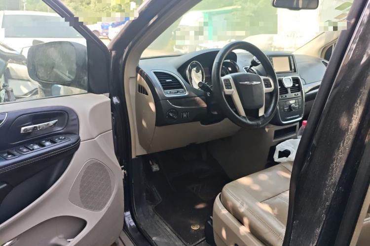 Used Chrysler Grand Voyager 2014 3.6L Comfort Edition Driver Seat