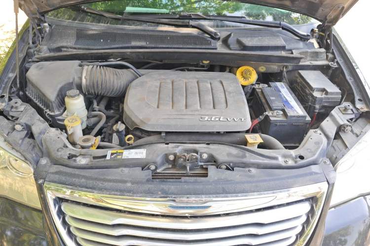 Used Chrysler Grand Voyager 2014 3.6L Comfort Edition Engine Bay