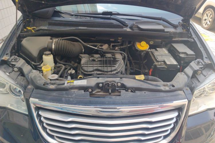 Used Chrysler Grand Voyager 2014 3.6L Comfort Edition Engine Bay