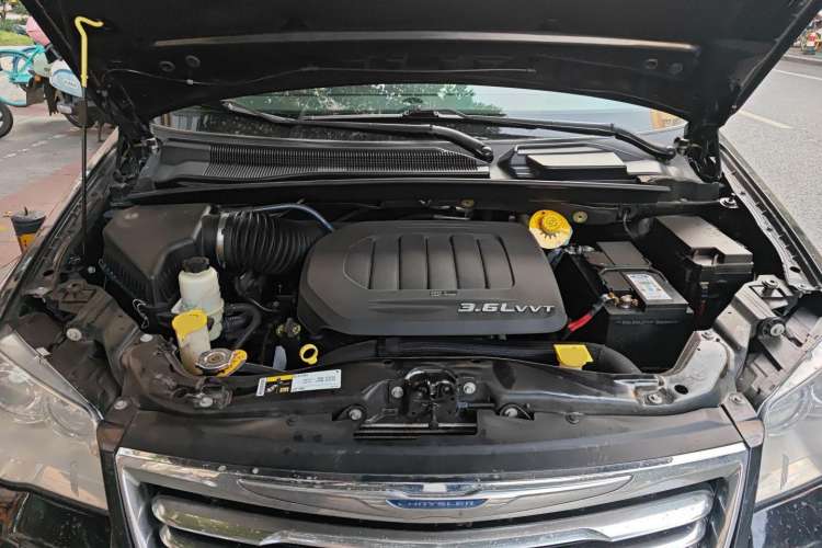 Used Chrysler Grand Voyager 2014 3.6L Comfort Edition Engine Bay