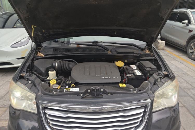 Used Chrysler Grand Voyager 2014 3.6L Comfort Edition Engine Bay