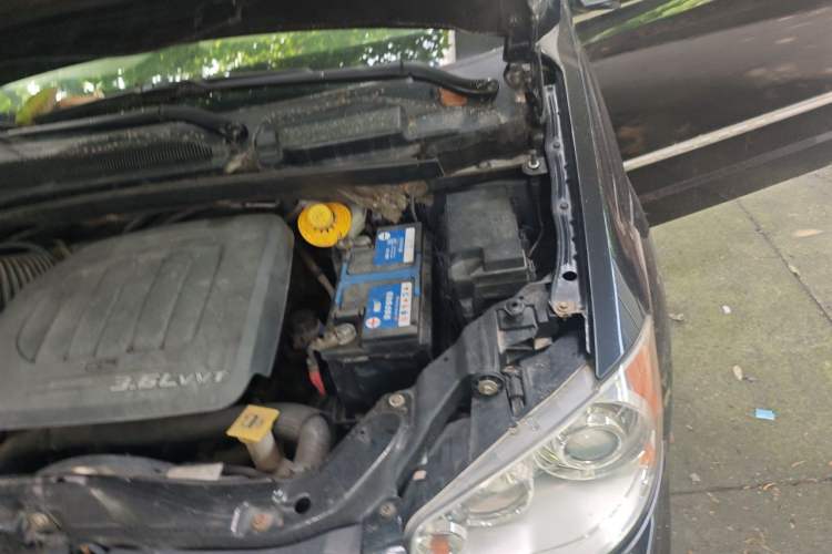 Used Chrysler Grand Voyager 2014 3.6L Comfort Edition Engine Bay Left