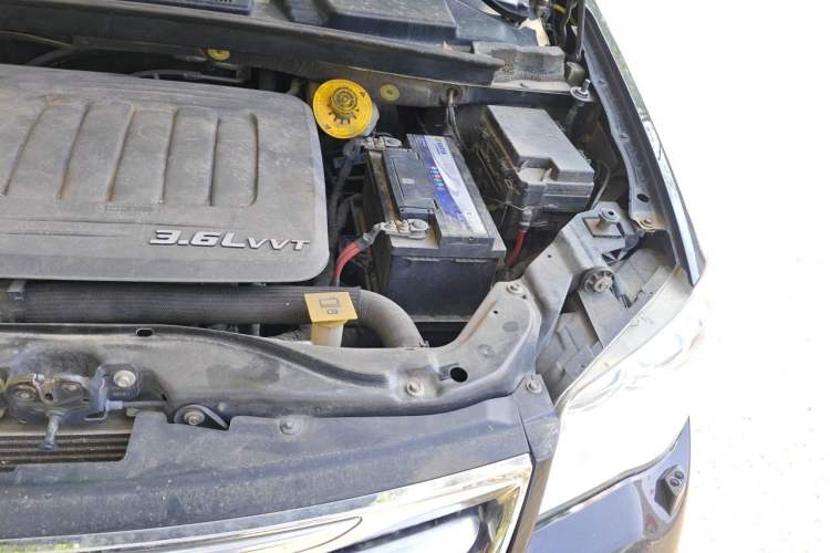 Used Chrysler Grand Voyager 2014 3.6L Comfort Edition Engine Bay Left