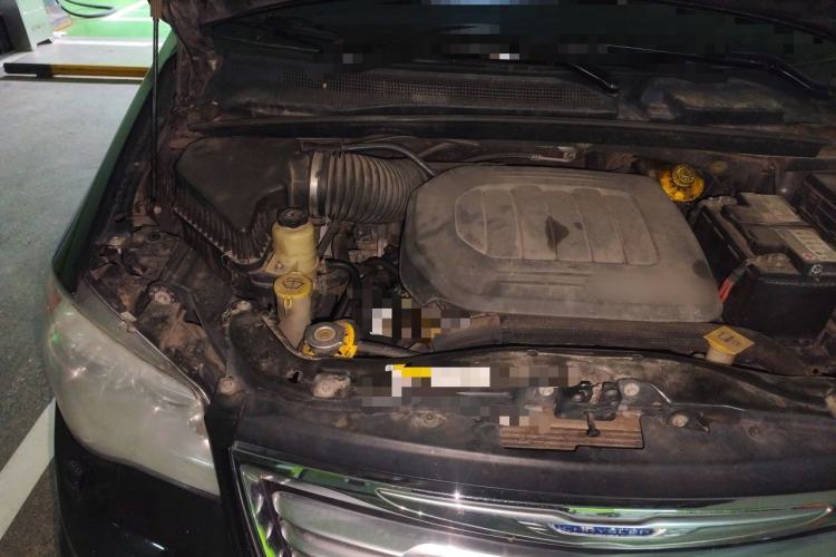 Used Chrysler Grand Voyager 2014 3.6L Comfort Edition Engine Bay Right