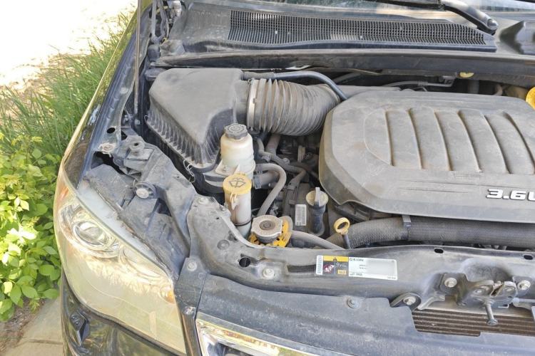 Used Chrysler Grand Voyager 2014 3.6L Comfort Edition Engine Bay Right