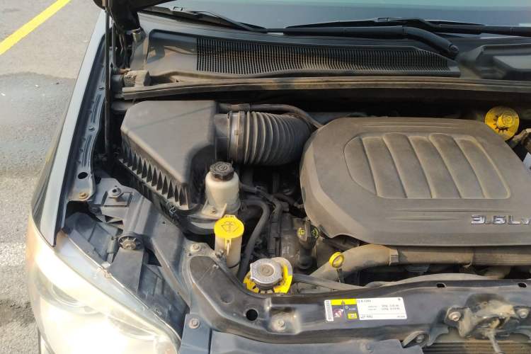 Used Chrysler Grand Voyager 2014 3.6L Comfort Edition Engine Bay Right