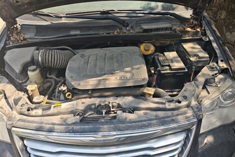 Used Chrysler Grand Voyager 2014 3.6L Comfort Edition Engine Bay