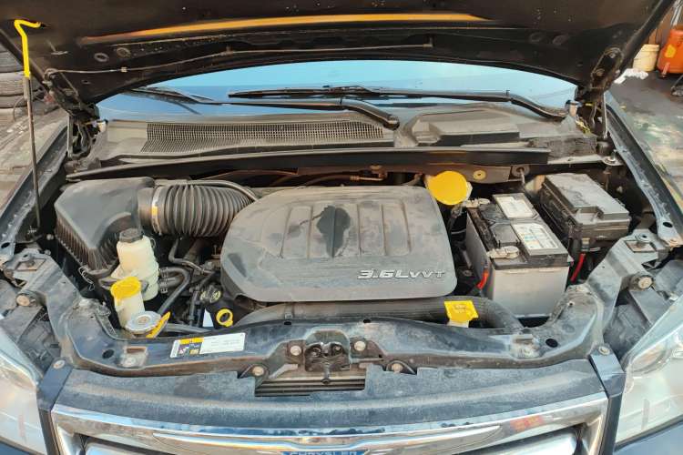 Used Chrysler Grand Voyager 2014 3.6L Comfort Edition Engine Bay