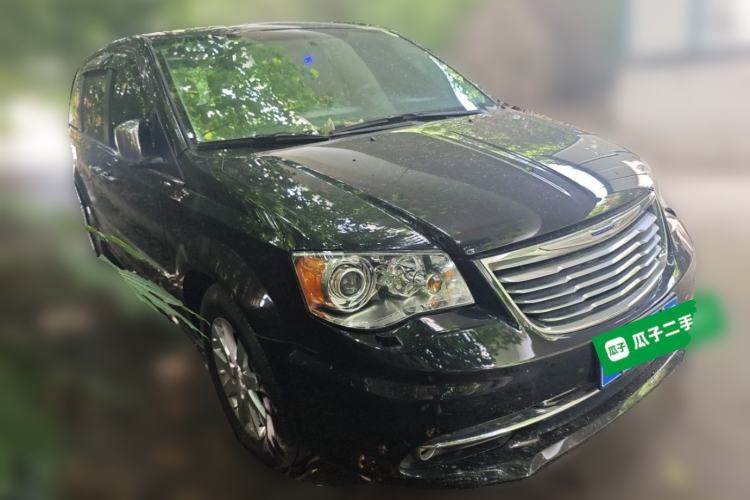 Used Chrysler Grand Voyager 2014 3.6L Comfort Edition Front Right 45 Deg