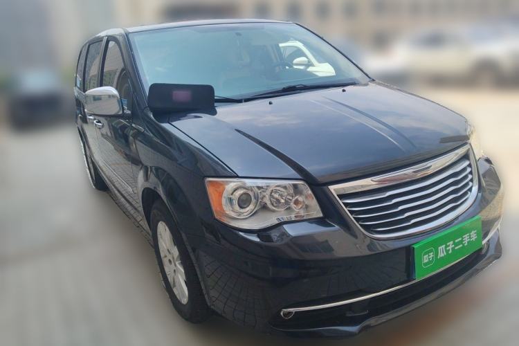 Used Chrysler Grand Voyager 2014 3.6L Comfort Edition Front Right 45 Deg