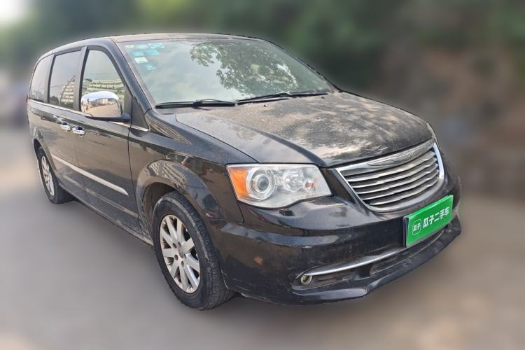 Used Chrysler Grand Voyager 2014 3.6L Comfort Edition Front Right 45 Deg
