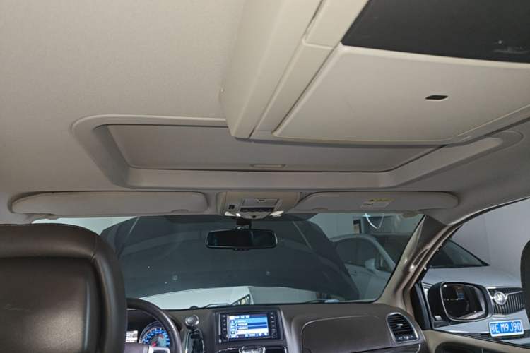 Used Chrysler Grand Voyager 2014 3.6L Comfort Edition Headliner