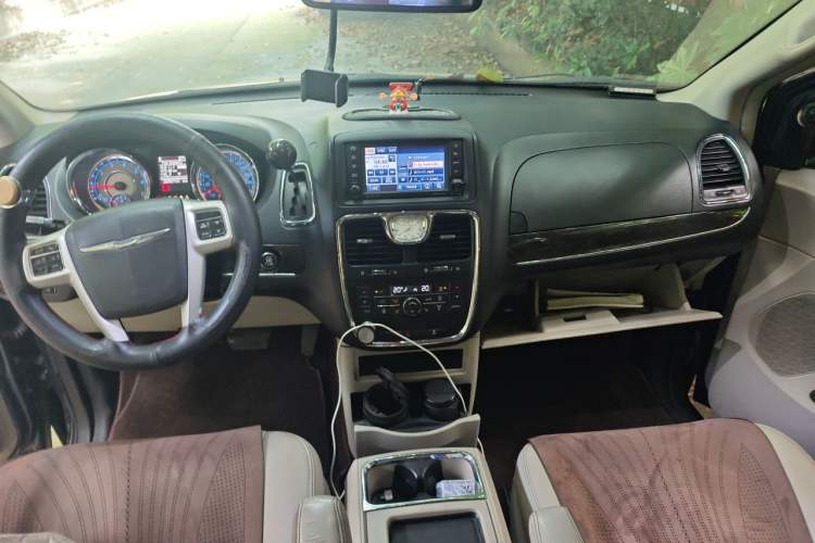 Used Chrysler Grand Voyager 2014 3.6L Comfort Edition Headliner