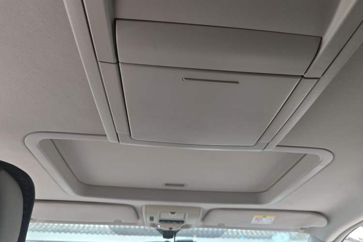 Used Chrysler Grand Voyager 2014 3.6L Comfort Edition Headliner