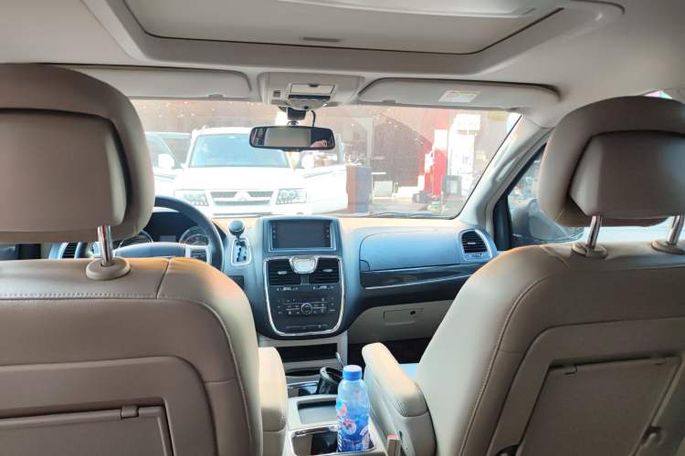 Used Chrysler Grand Voyager 2014 3.6L Comfort Edition Headliner