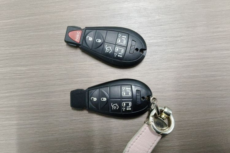 Used Chrysler Grand Voyager 2014 3.6L Comfort Edition Interior 1