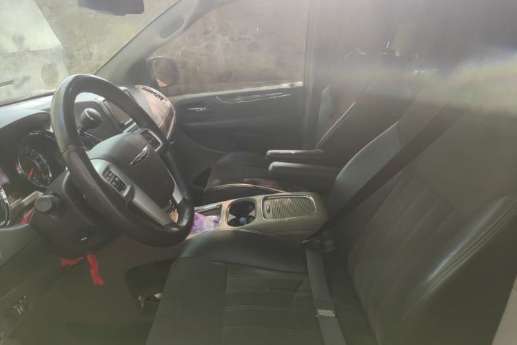 Used Chrysler Grand Voyager 2014 3.6L Comfort Edition Left Front Seat