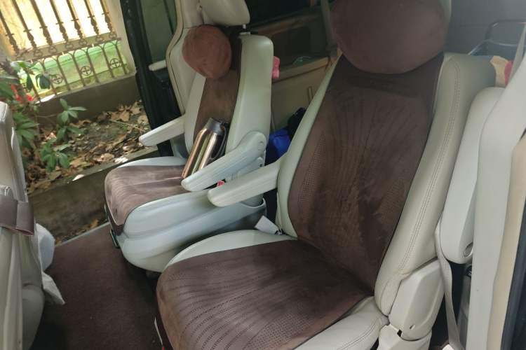 Used Chrysler Grand Voyager 2014 3.6L Comfort Edition Left Rear Seat