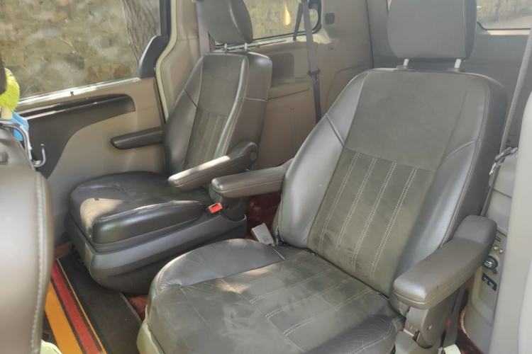 Used Chrysler Grand Voyager 2014 3.6L Comfort Edition Left Rear Seat