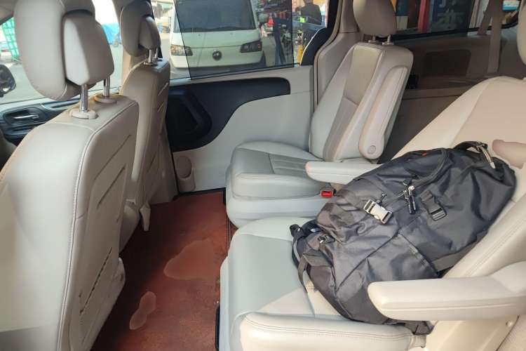 Used Chrysler Grand Voyager 2014 3.6L Comfort Edition Left Rear Seat
