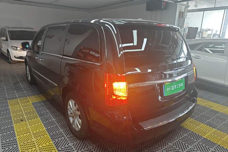 Used Chrysler Grand Voyager 2014 3.6L Comfort Edition Rear Left 45 Deg