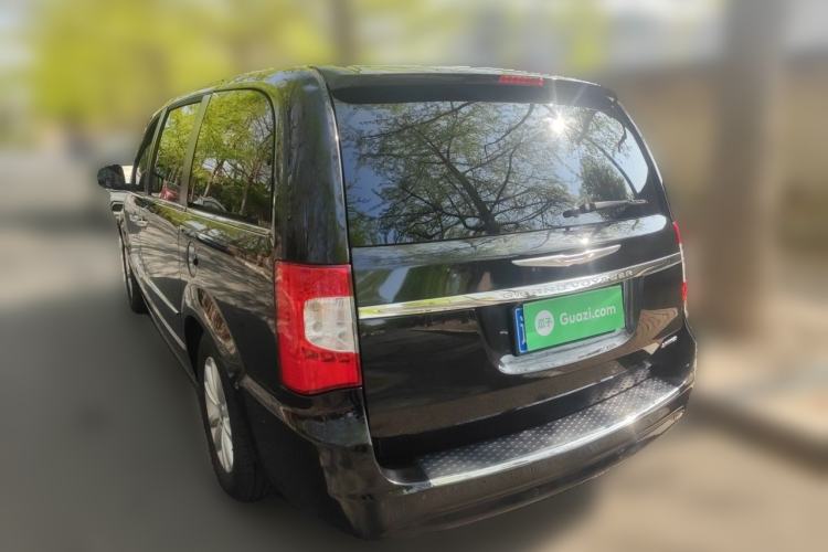 Used Chrysler Grand Voyager 2014 3.6L Comfort Edition Rear Left 45 Deg