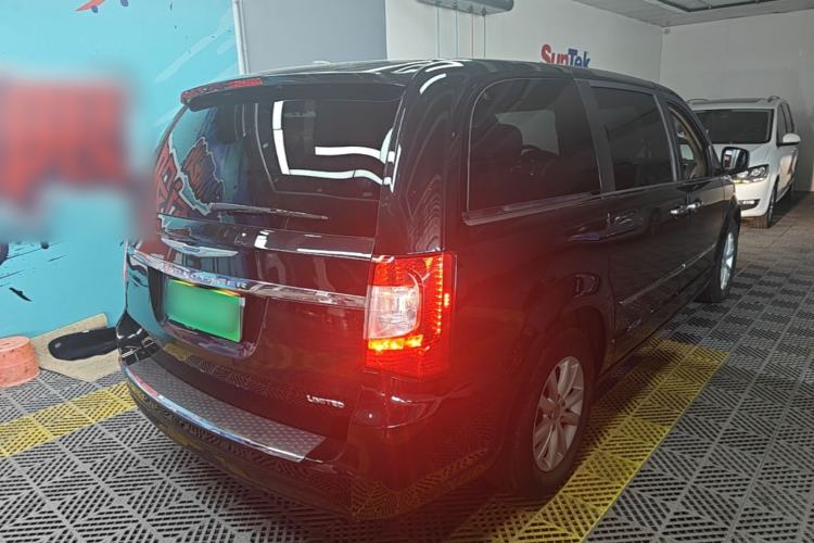Used Chrysler Grand Voyager 2014 3.6L Comfort Edition Rear Right 45 Deg