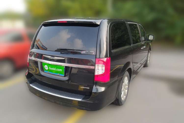 Used Chrysler Grand Voyager 2014 3.6L Comfort Edition Rear Right 45 Deg