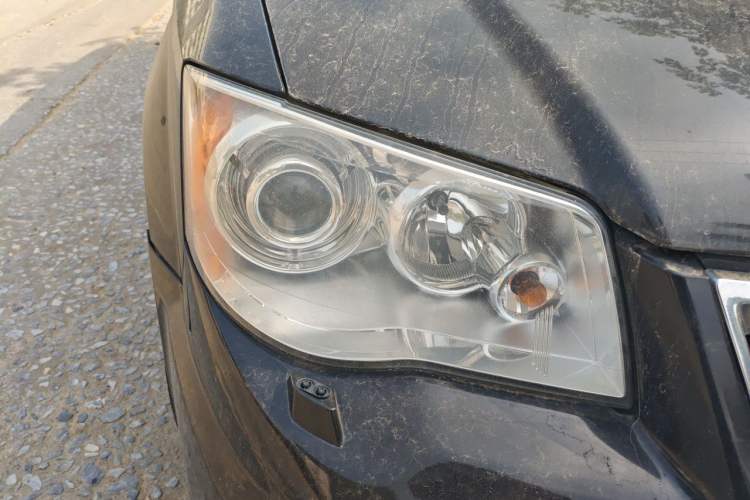 Used Chrysler Grand Voyager 2014 3.6L Comfort Edition Right Front Headlight