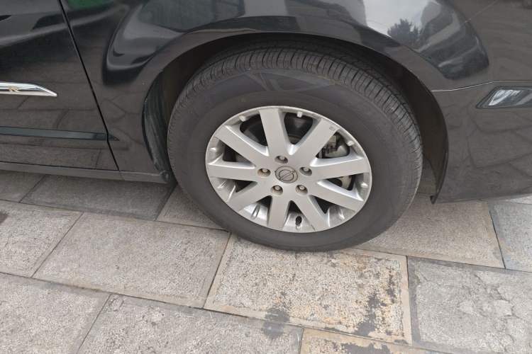 Used Chrysler Grand Voyager 2014 3.6L Comfort Edition Right Front Wheel Hub