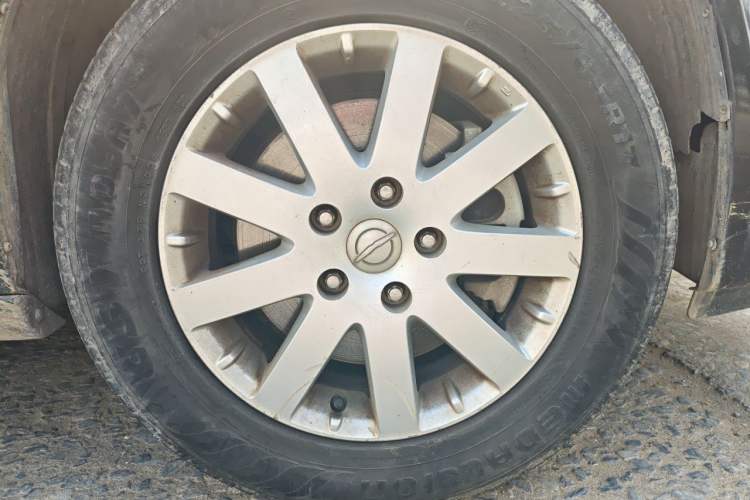 Used Chrysler Grand Voyager 2014 3.6L Comfort Edition Right Front Wheel Hub