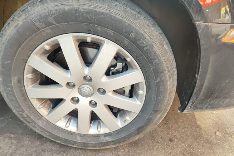 Used Chrysler Grand Voyager 2014 3.6L Comfort Edition Right Front Wheel Hub