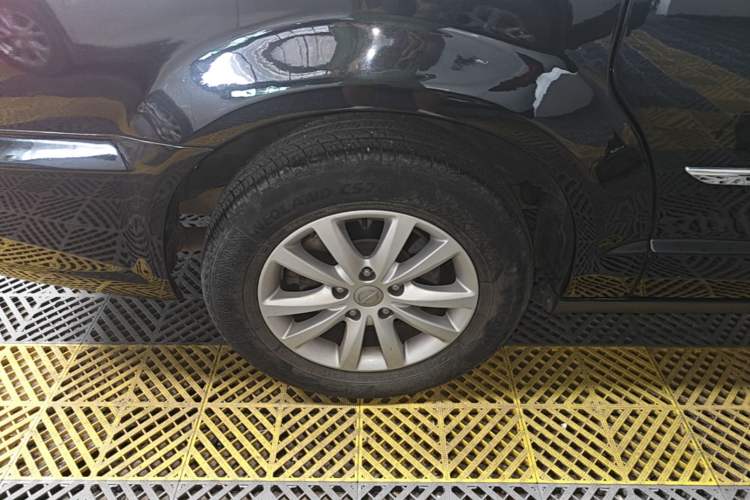 Used Chrysler Grand Voyager 2014 3.6L Comfort Edition Right Rear Wheel Hub