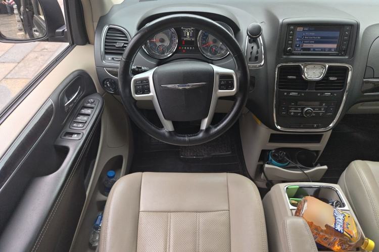 Used Chrysler Grand Voyager 2014 3.6L Comfort Edition Steering Wheel