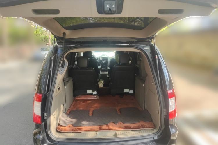 Used Chrysler Grand Voyager 2014 3.6L Comfort Edition Trunk