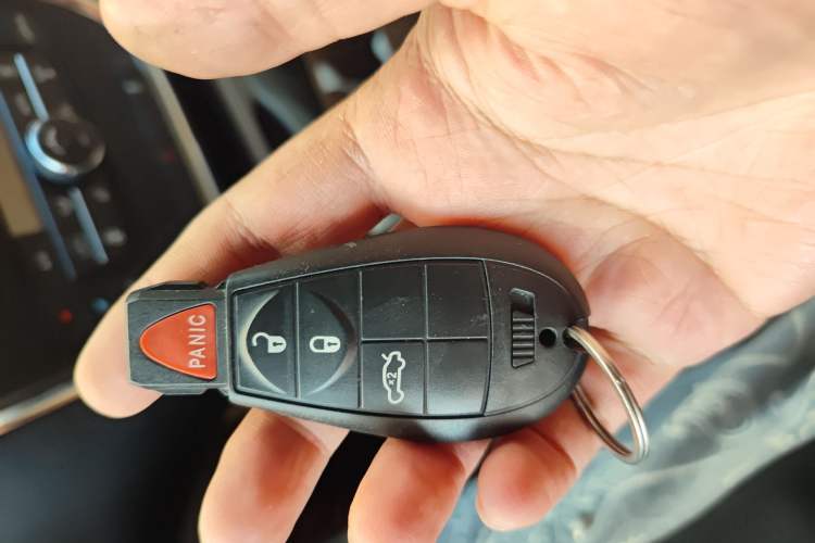 Used Chrysler Grand Voyager 2014 3.6L Comfort Edition Vehicle Key